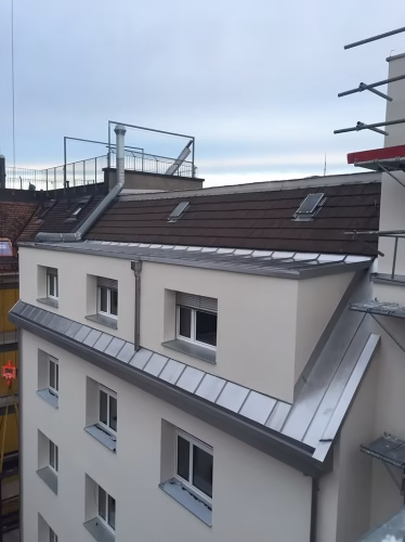 Blechdach mit Blechschindeln
